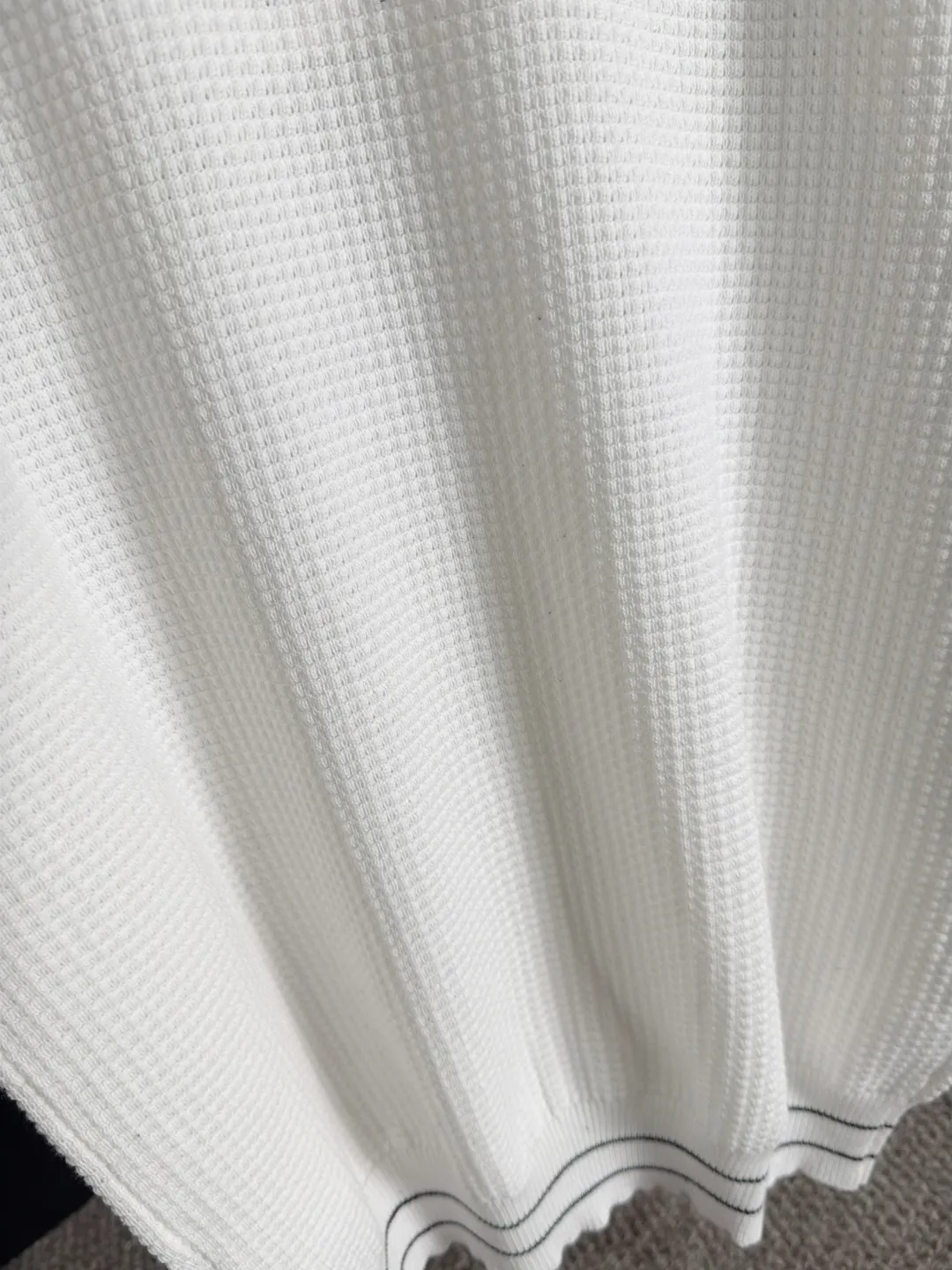 Next day shipment High Quality LP 2036 Summer New Arrival men's short-sleeved T-shirt Made of combed cotton yarn knitted cotton fabric, pure cotton high-weight special yarn, it feels full of weight when weighed, and the upper body is more textured than ordinary T-shirts. This texture can cope with the weather easily and is suitable for both hot and cold! The pattern on the chest adopts three-dimensional embroidery technology, and is perfectly produced stitch by stitch with reference to the original version! Loose fit design, looks noble. Size: M to XXXL